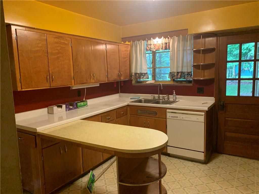 1235 Country Club Road Monongahela, PA 15063 - Photo 4 of 18 Gallery Image 4