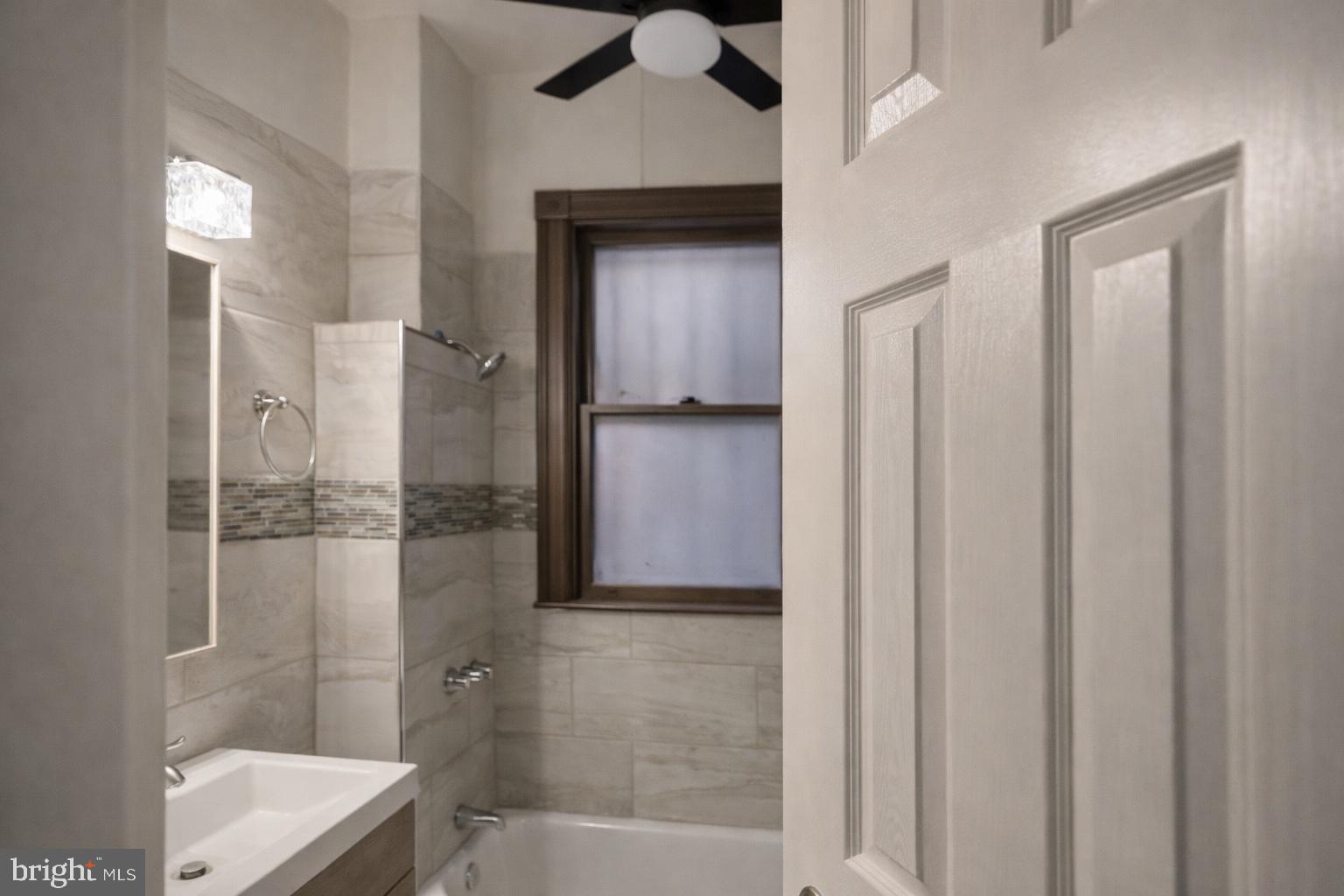 1122 Columbia Road Northwest Washington, DC 20009 - Photo 11 of 42 1 of 2 main level bathrooms