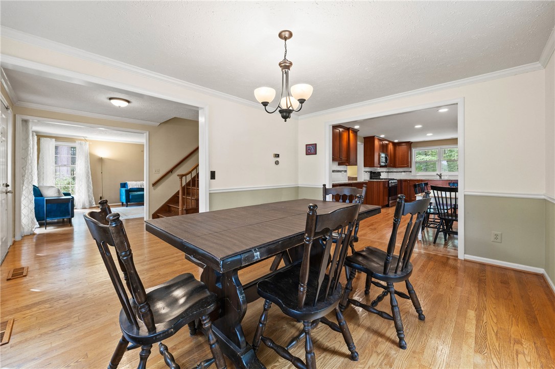 32 Summit Oaks Pittsford, NY 14534 - Photo 5 of 49