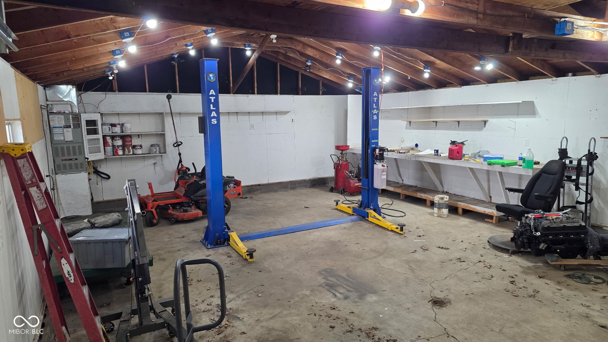435 West Thompson Road Indianapolis, IN 46217 - Photo 37 of 37 Gallery Image 37