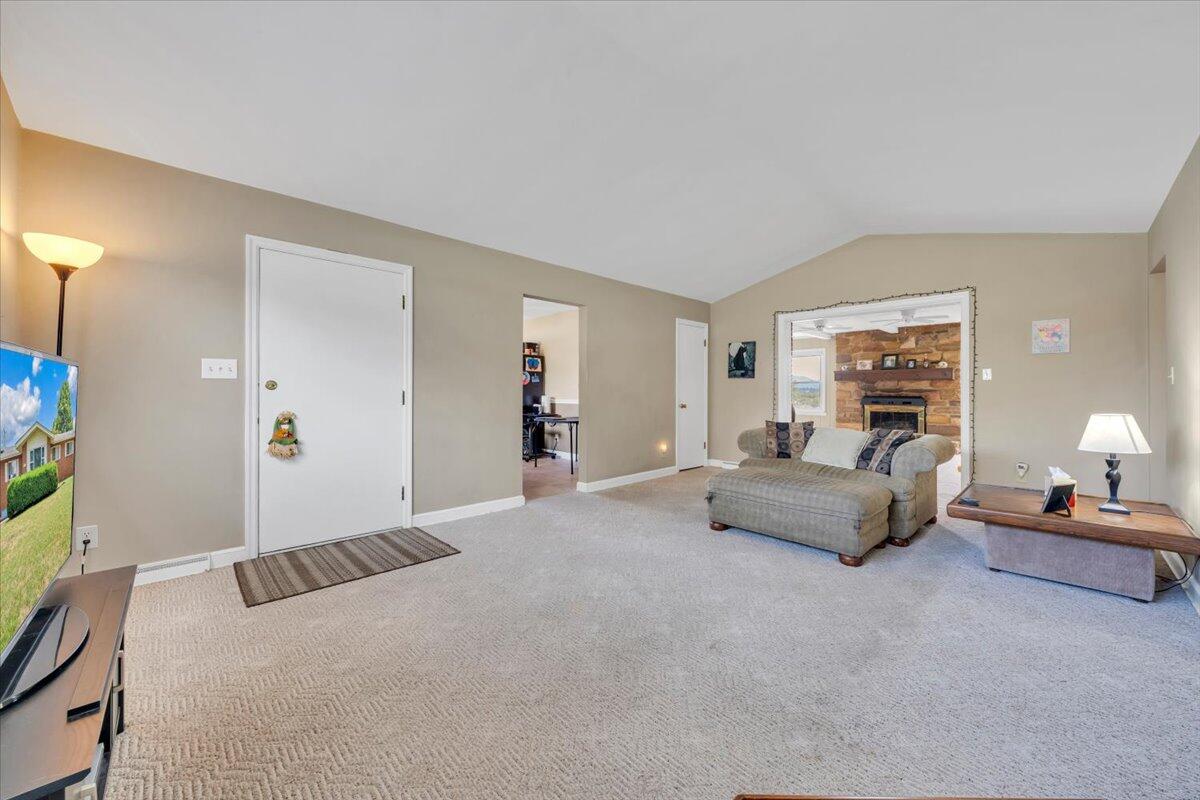 5531 Littleton Road Roanoke, VA 24012 - Photo 13 of 44 06-MIB05904