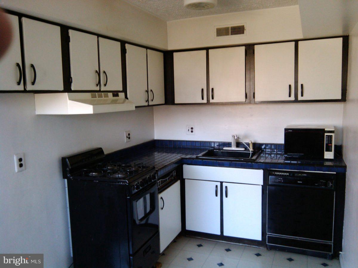 810 North Forklanding Road, Unit 108 Maple Shade, NJ 08052 - Photo 3 of 9 Gallery Image 3