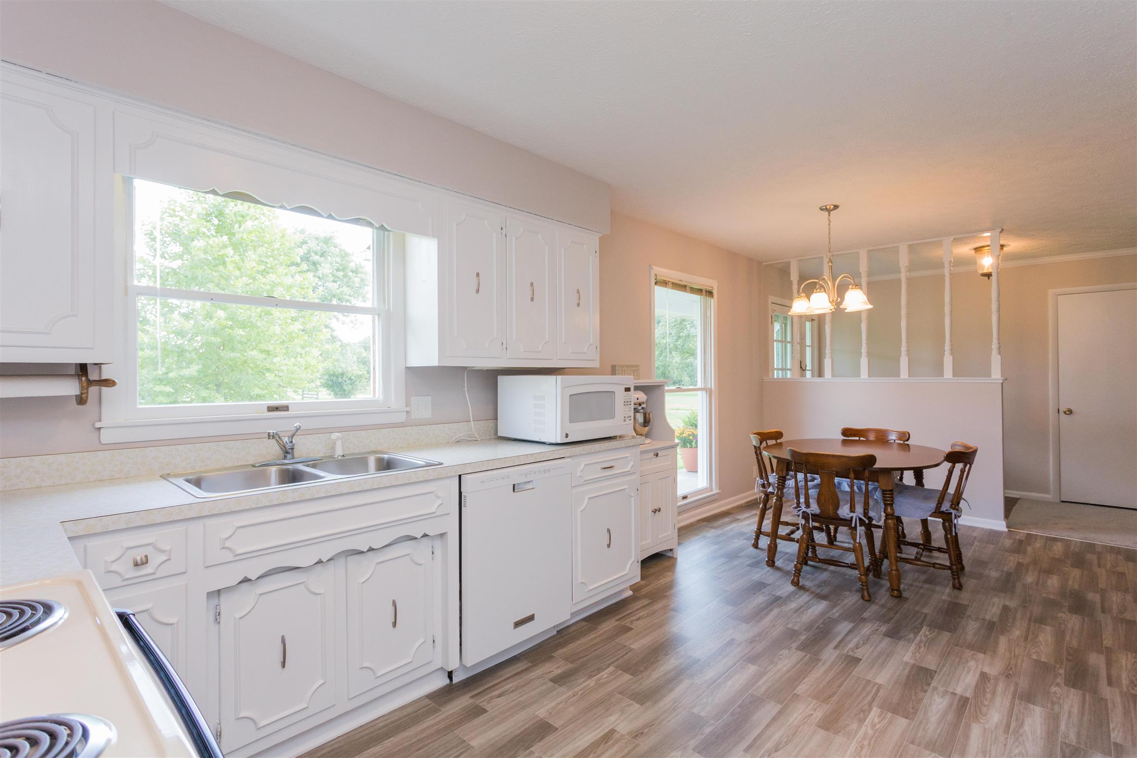 1029 Sandy Valley Road Hendersonville, TN 37075 - Photo 13 of 23 Eat-in kitchen space with lots of natural light.