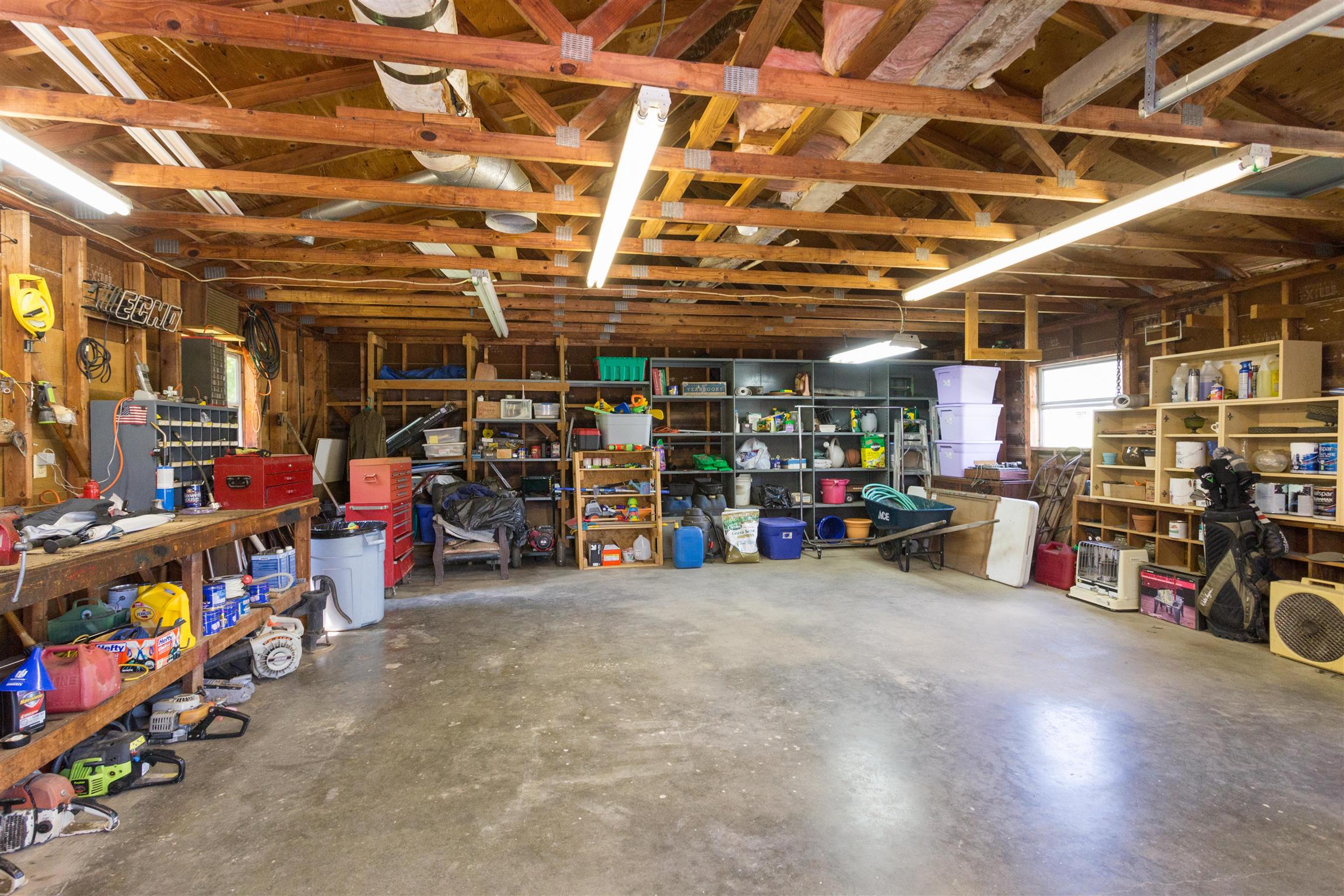 1029 Sandy Valley Road Hendersonville, TN 37075 - Photo 4 of 23 Lots of room for storage and tinkering.