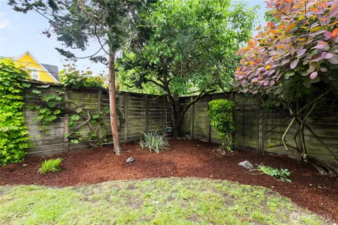$1,100,000 | 2202 East John Street, Seattle, WA 98112