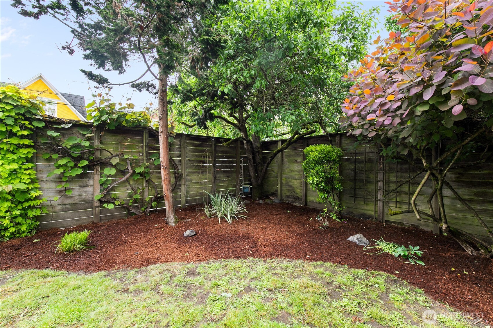 2202 East John Street Seattle, WA 98112 - Photo 28 of 34