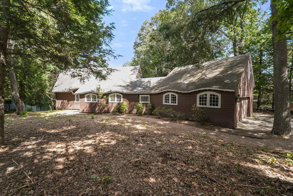 136 Dudley Road Newton, MA 02459 - Photo 6 of 23
