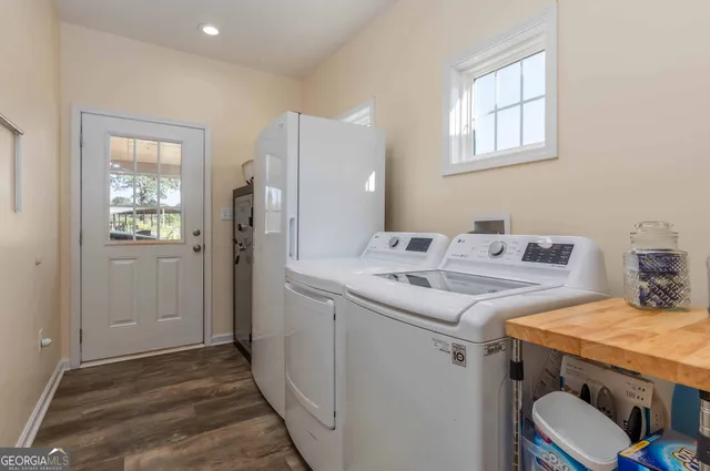 a view of an outdoor space and a yard