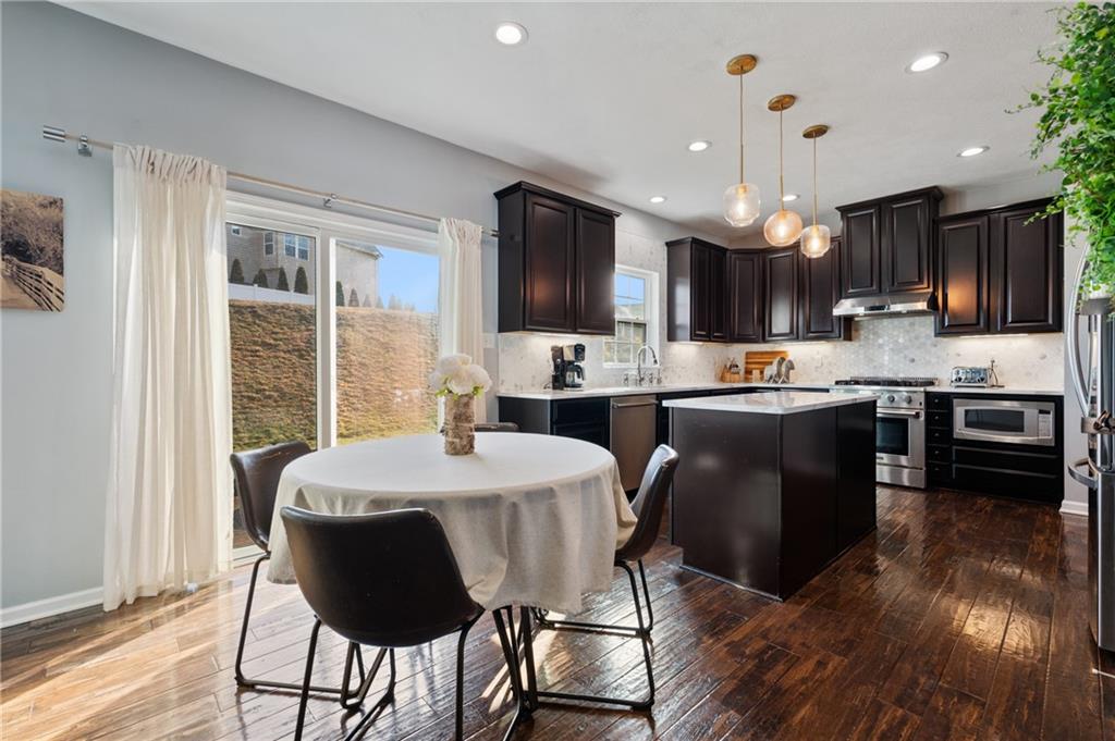 225 Foxwood Road Coraopolis, PA 15108 - Photo 11 of 46 Gallery Image 11