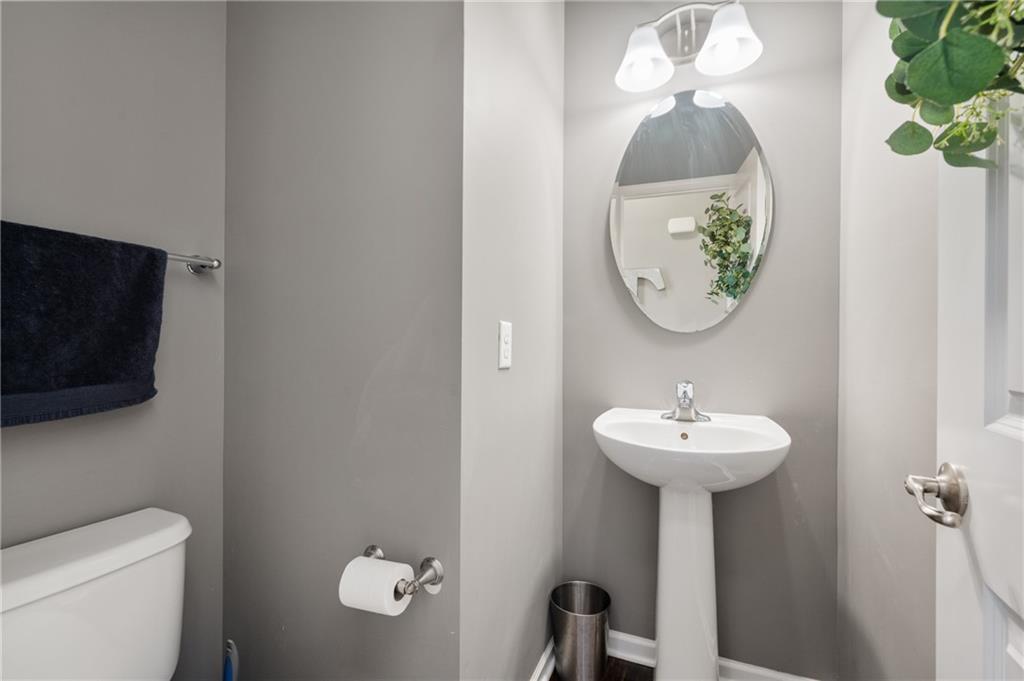 225 Foxwood Road Coraopolis, PA 15108 - Photo 19 of 46 Gallery Image 19