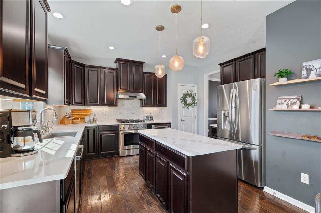 225 Foxwood Road Coraopolis, PA 15108 - Photo 7 of 46 Gallery Image 7