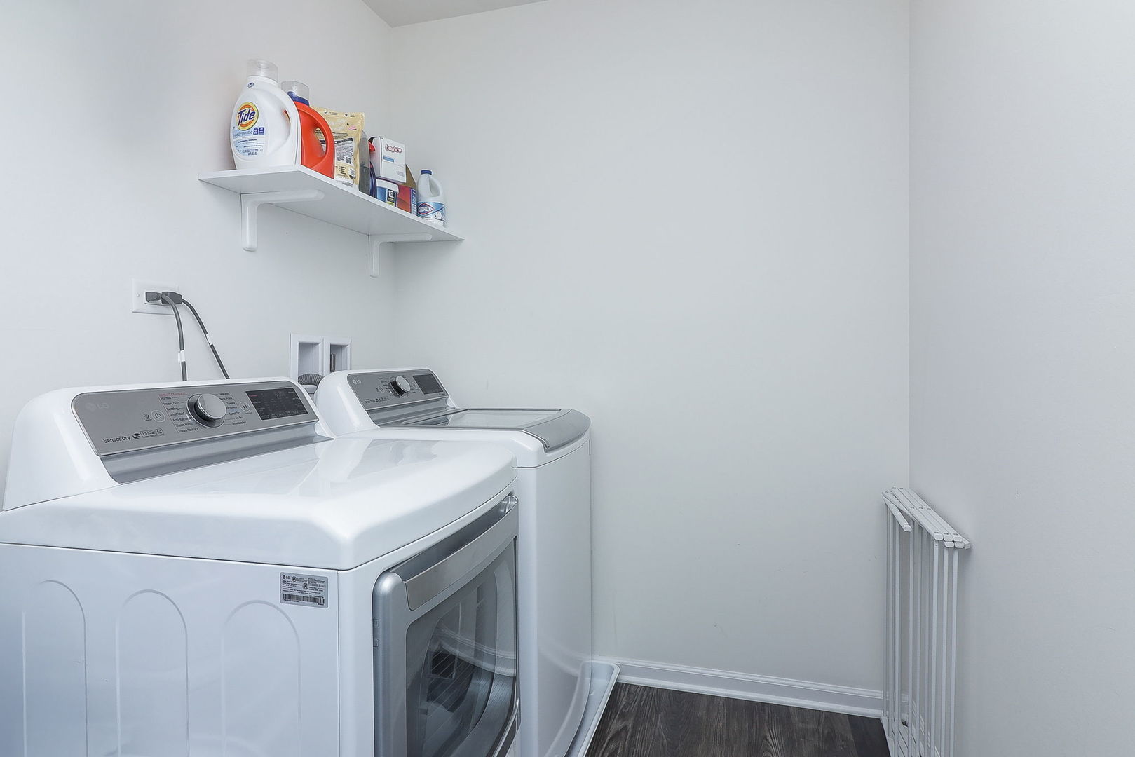 26537 West Countryside Lane Plainfield, IL 60585 - Photo 14 of 19 a utility room with dryer and washer