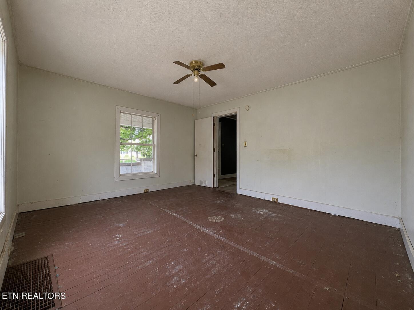 1732 North Wright Road Alcoa, TN 37701 - Photo 4 of 26 Bedroom 1