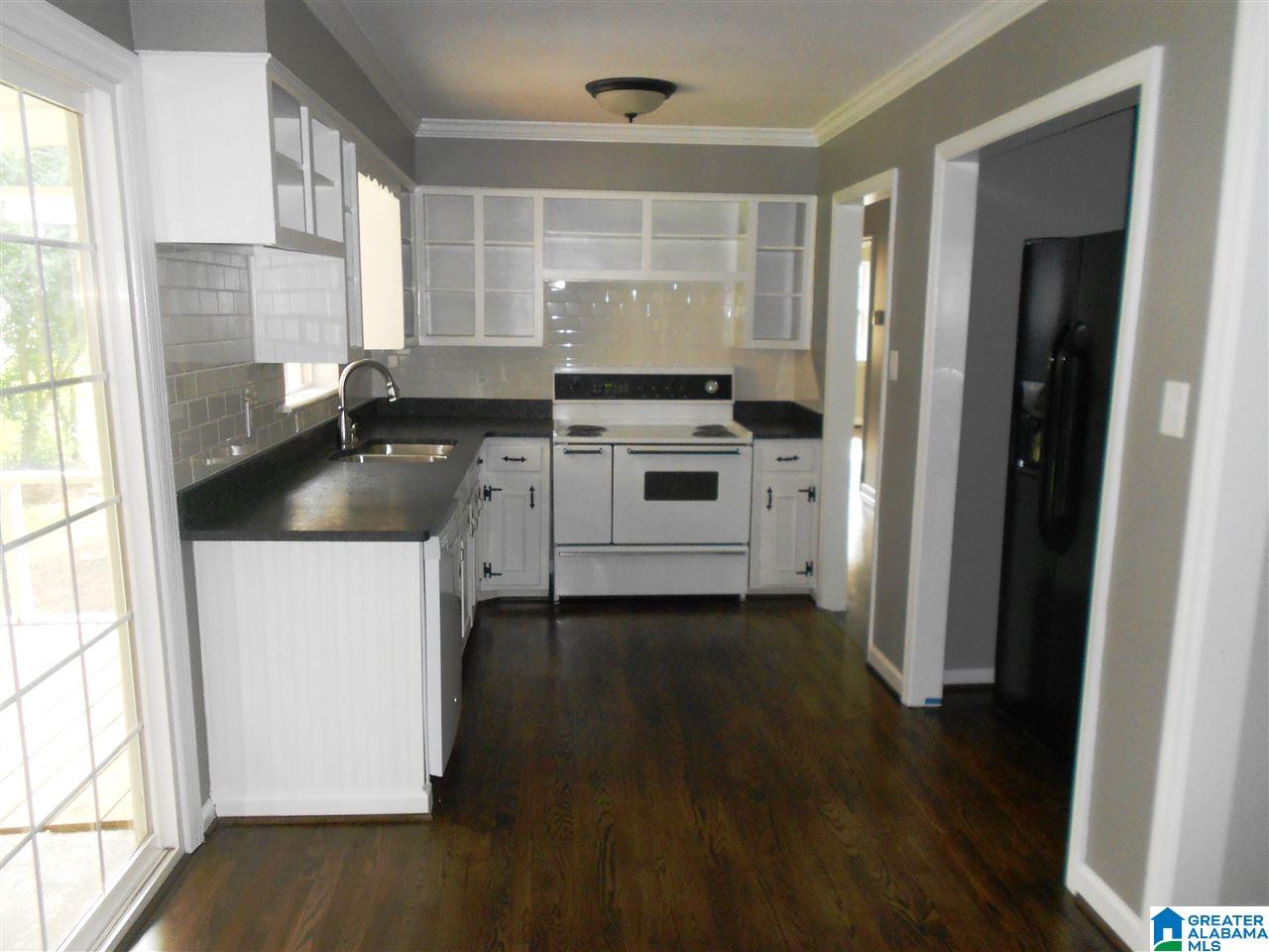 3220 Ridgely Court Birmingham, AL 35243 - Photo 2 of 47