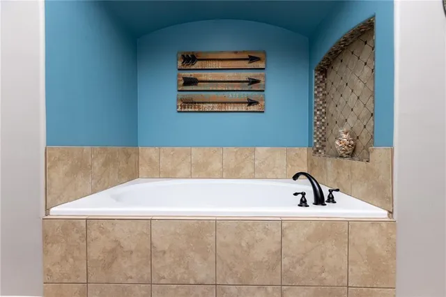 $810,000 | 13017 Kelli Drive, Kearney, MO 64060