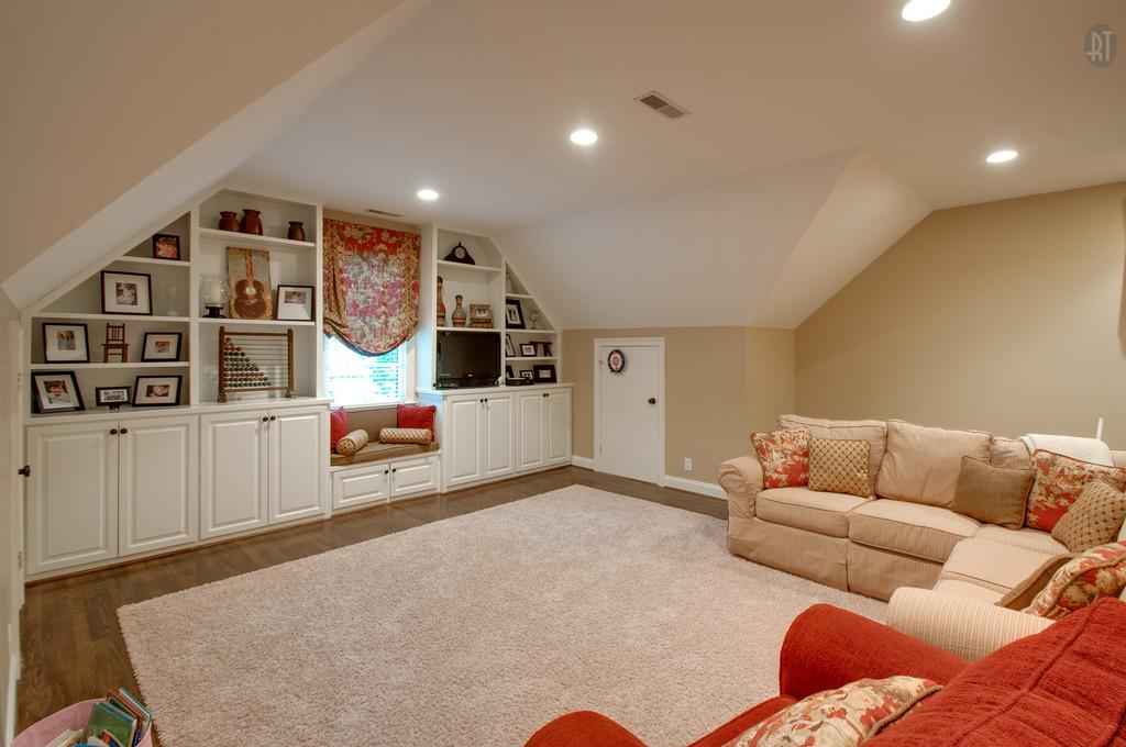 406 Page Road Nashville, TN 37205 - Photo 19 of 22 a living room with furniture and white walls