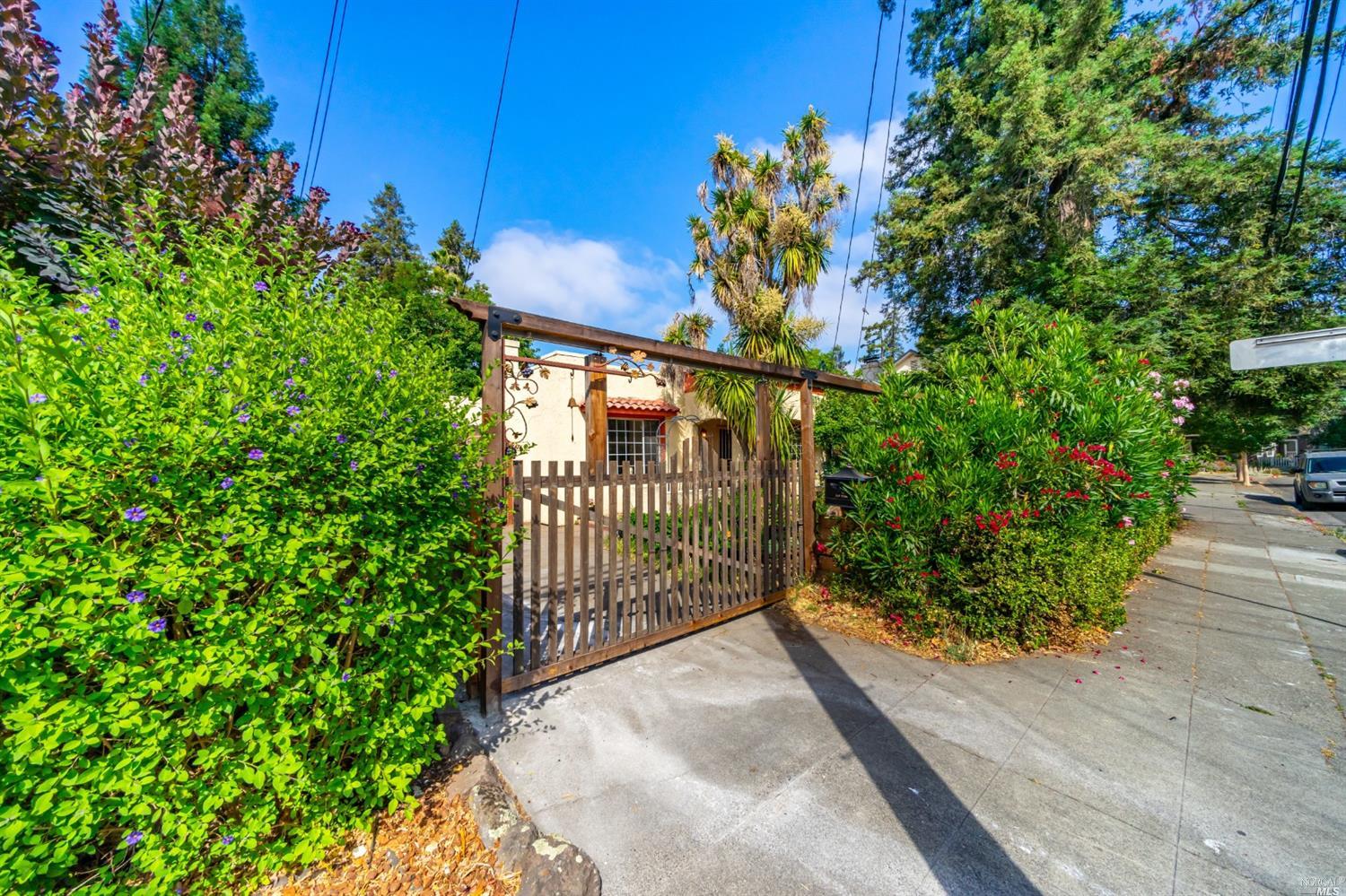 527 Humboldt Street Santa Rosa, CA 95404 - Photo 1 of 1 Gallery Image 1