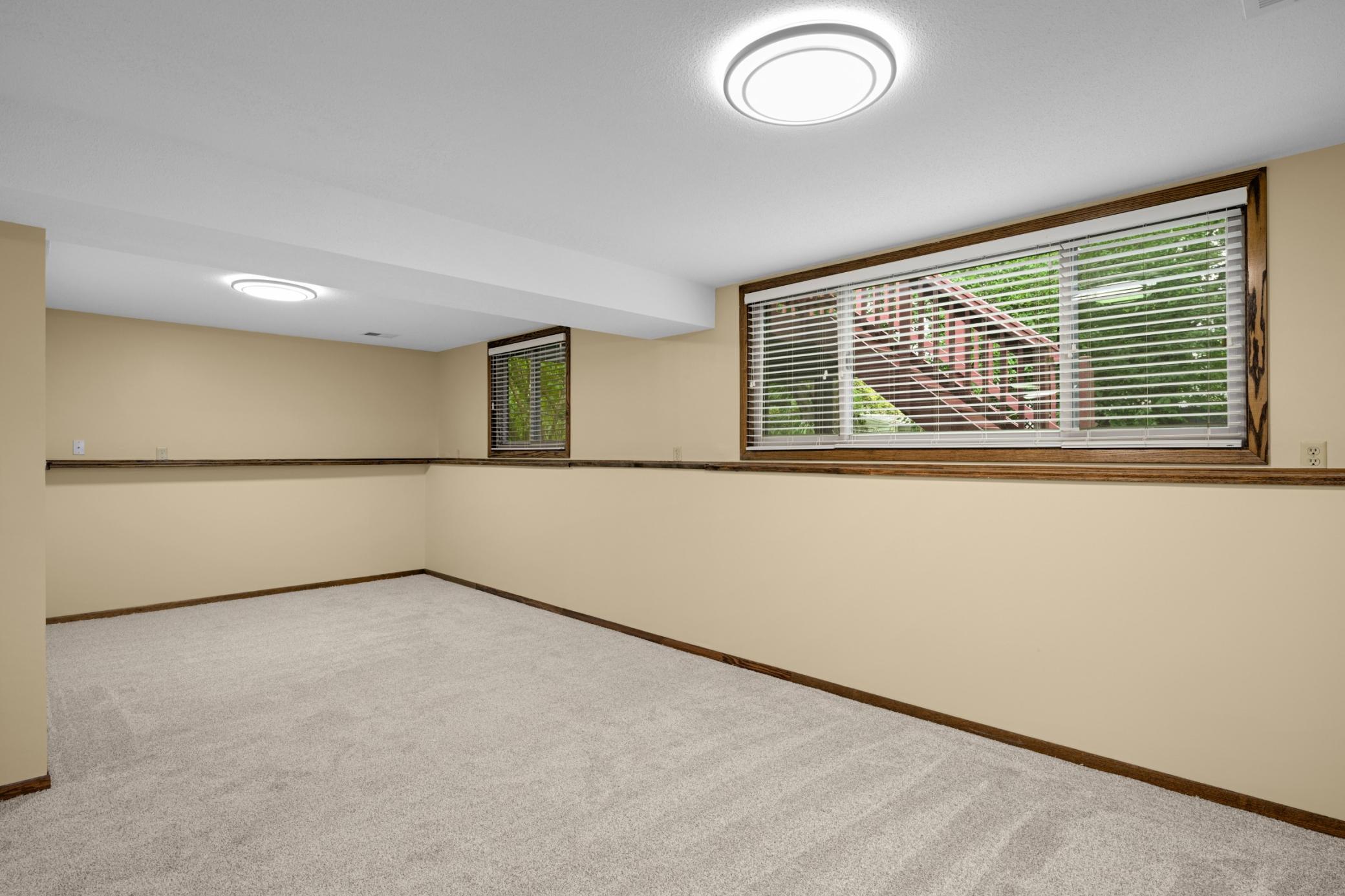 1989 Foxridge Road St. Paul, MN 55119 - Photo 19 of 36 Gallery Image 19
