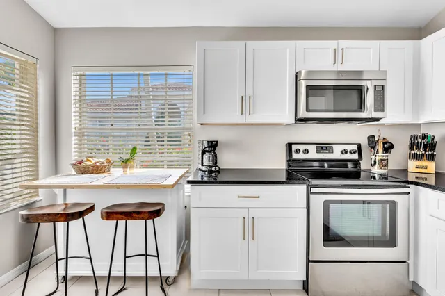 $459,900 | 5104 North La Sedona Circle, Delray Beach, FL 33484