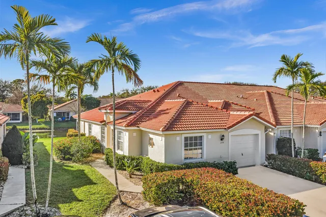 $459,900 | 5104 North La Sedona Circle, Delray Beach, FL 33484