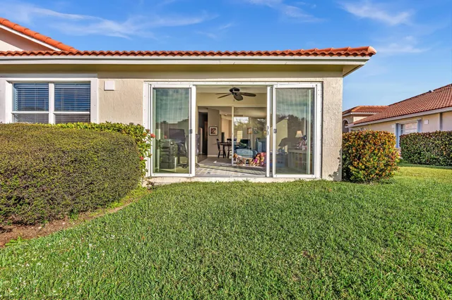 $459,900 | 5104 North La Sedona Circle, Delray Beach, FL 33484