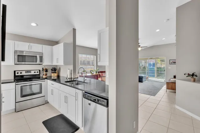 $459,900 | 5104 North La Sedona Circle, Delray Beach, FL 33484