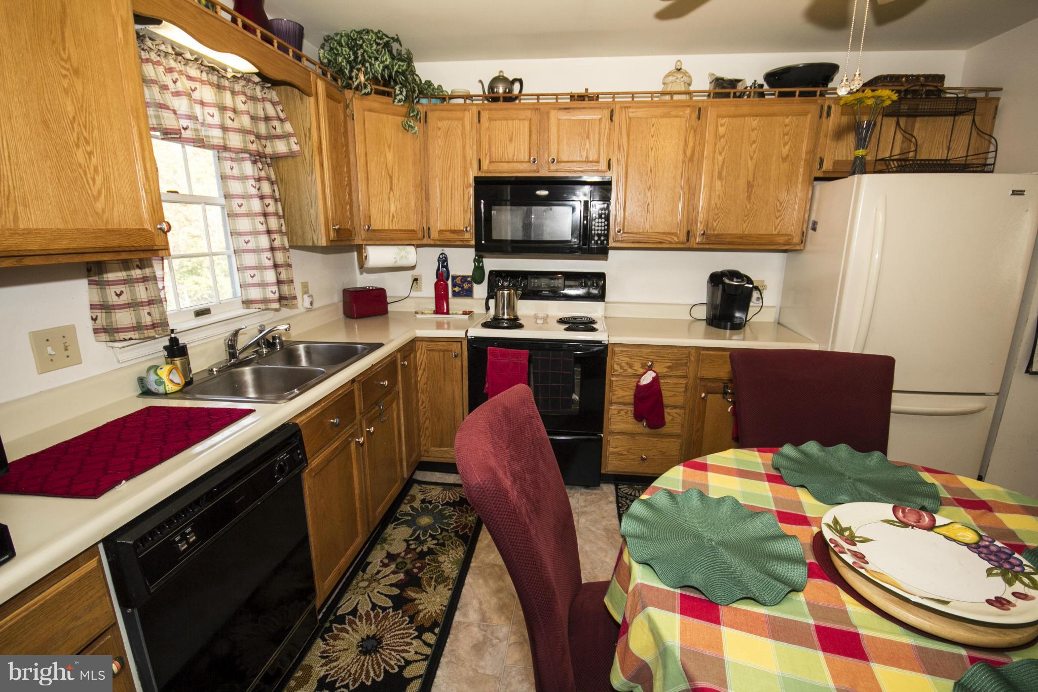 3202 Ripple Road Baltimore, MD 21244 - Photo 8 of 24 Kitchen