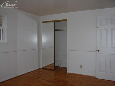 6334 Calkins Road Flint, MI 48532 - Photo 19 of 21 20166501-18.JPG