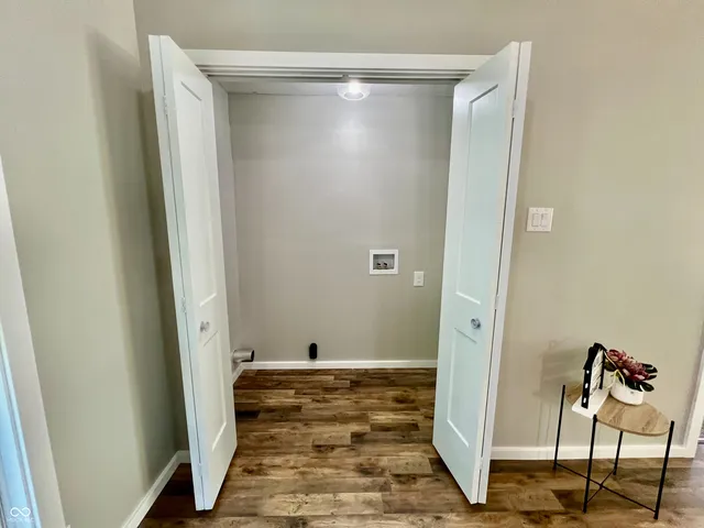 $279,900 | 12871 North County Road 670 East, Hope, IN 47246