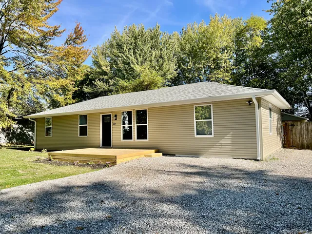 $279,900 | 12871 North County Road 670 East, Hope, IN 47246