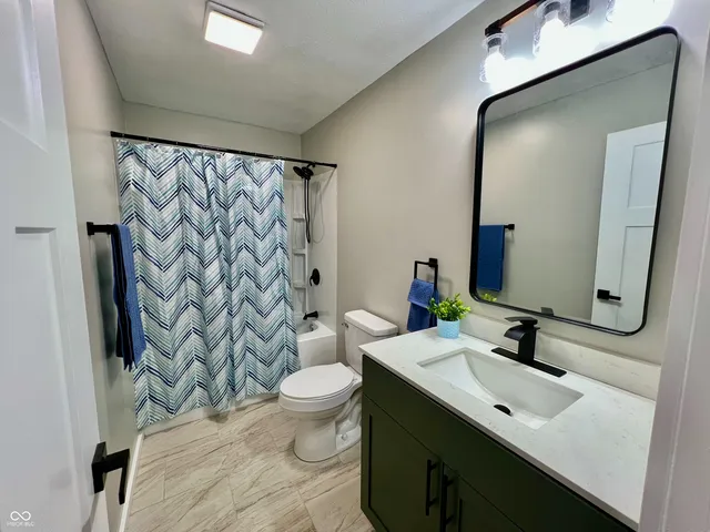 $279,900 | 12871 North County Road 670 East, Hope, IN 47246