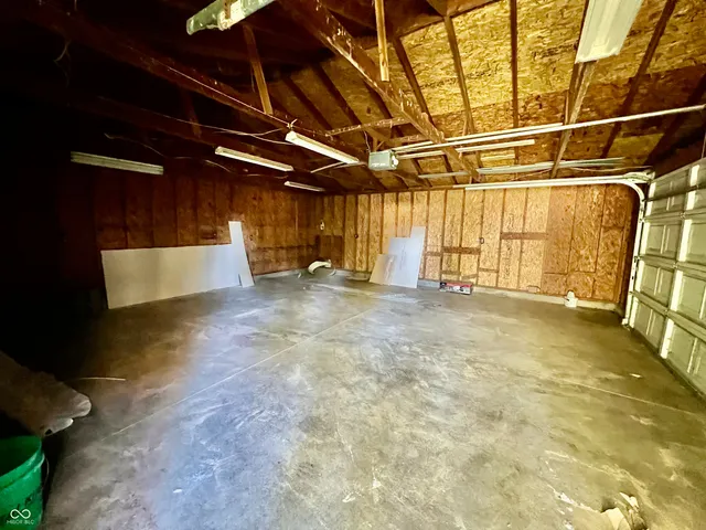 $279,900 | 12871 North County Road 670 East, Hope, IN 47246