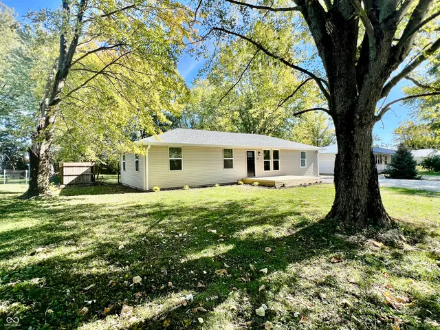 $279,900 | 12871 North County Road 670 East, Hope, IN 47246