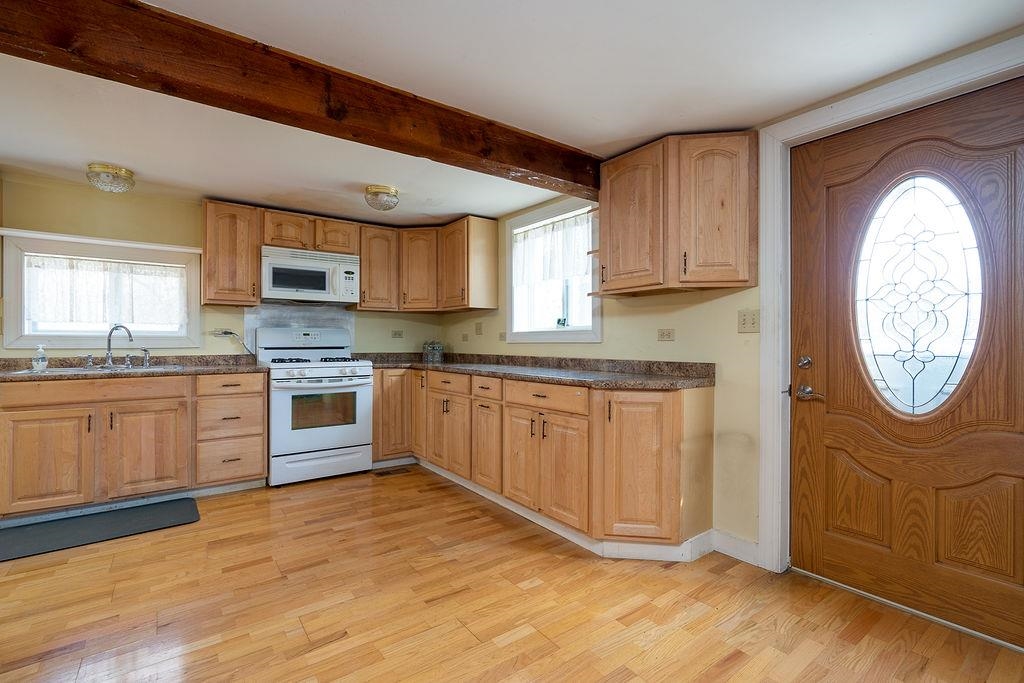 1736 Valley Road Washington, NH 03280 - Photo 10 of 31