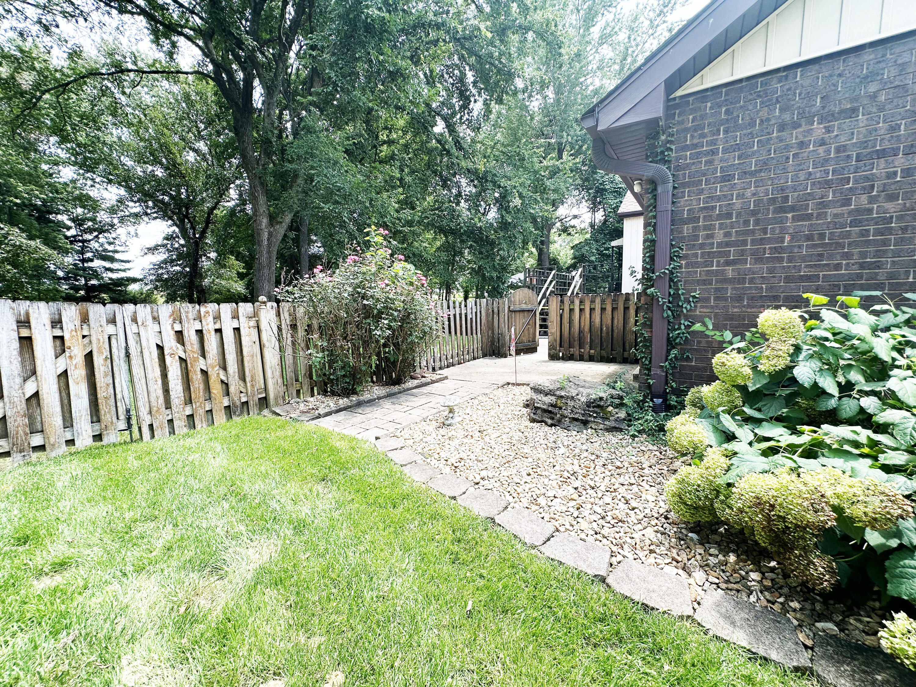 2550 Sparkleberry Springfield, MO 65804 - Photo 37 of 41 IMG_7522-a