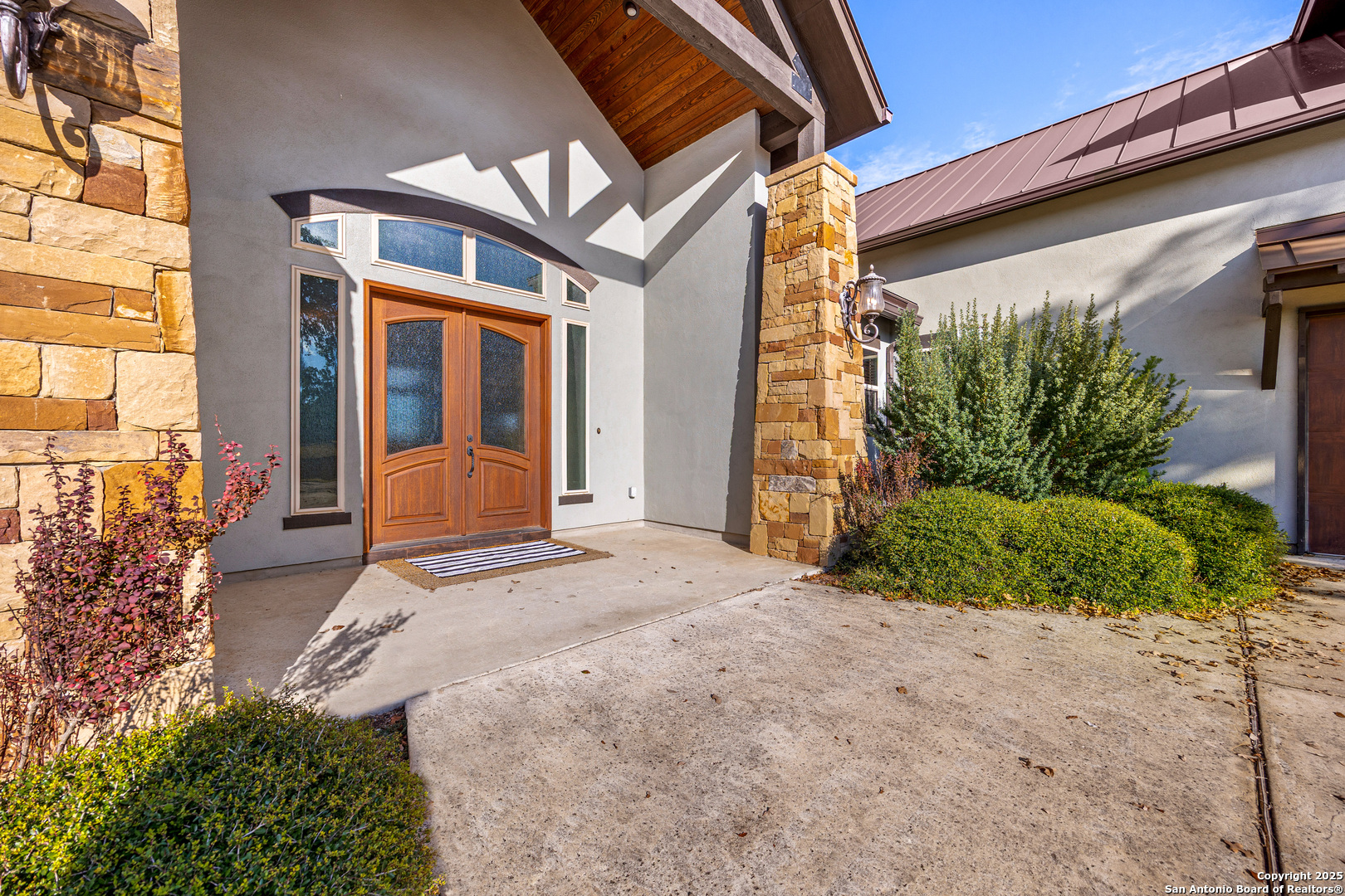 114 Hunters View Circle Boerne, TX 78006 - Photo 4 of 79