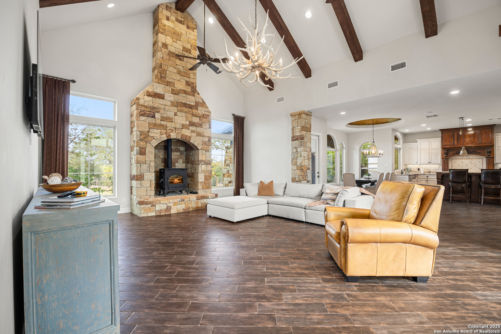 114 Hunters View Circle Boerne, TX 78006 - Photo 10 of 79