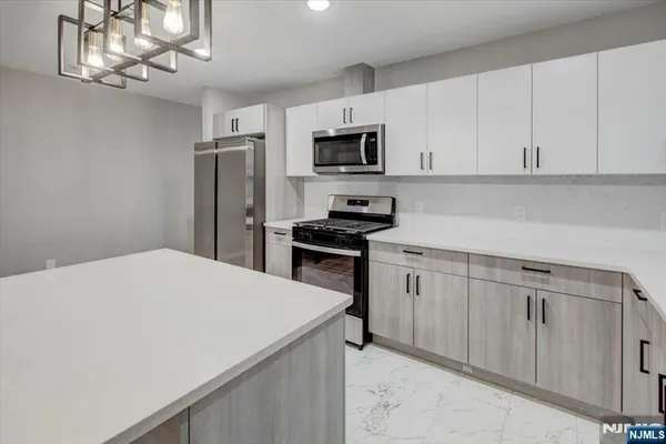 $899,000 | 1081 18th Avenue, Newark, NJ 07106