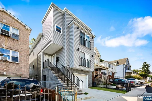 $899,000 | 1081 18th Avenue, Newark, NJ 07106