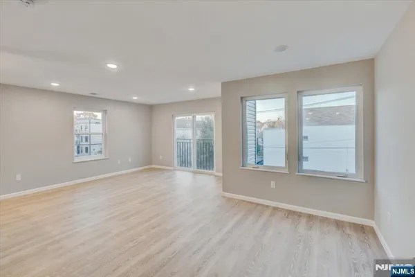 $899,000 | 1081 18th Avenue, Newark, NJ 07106