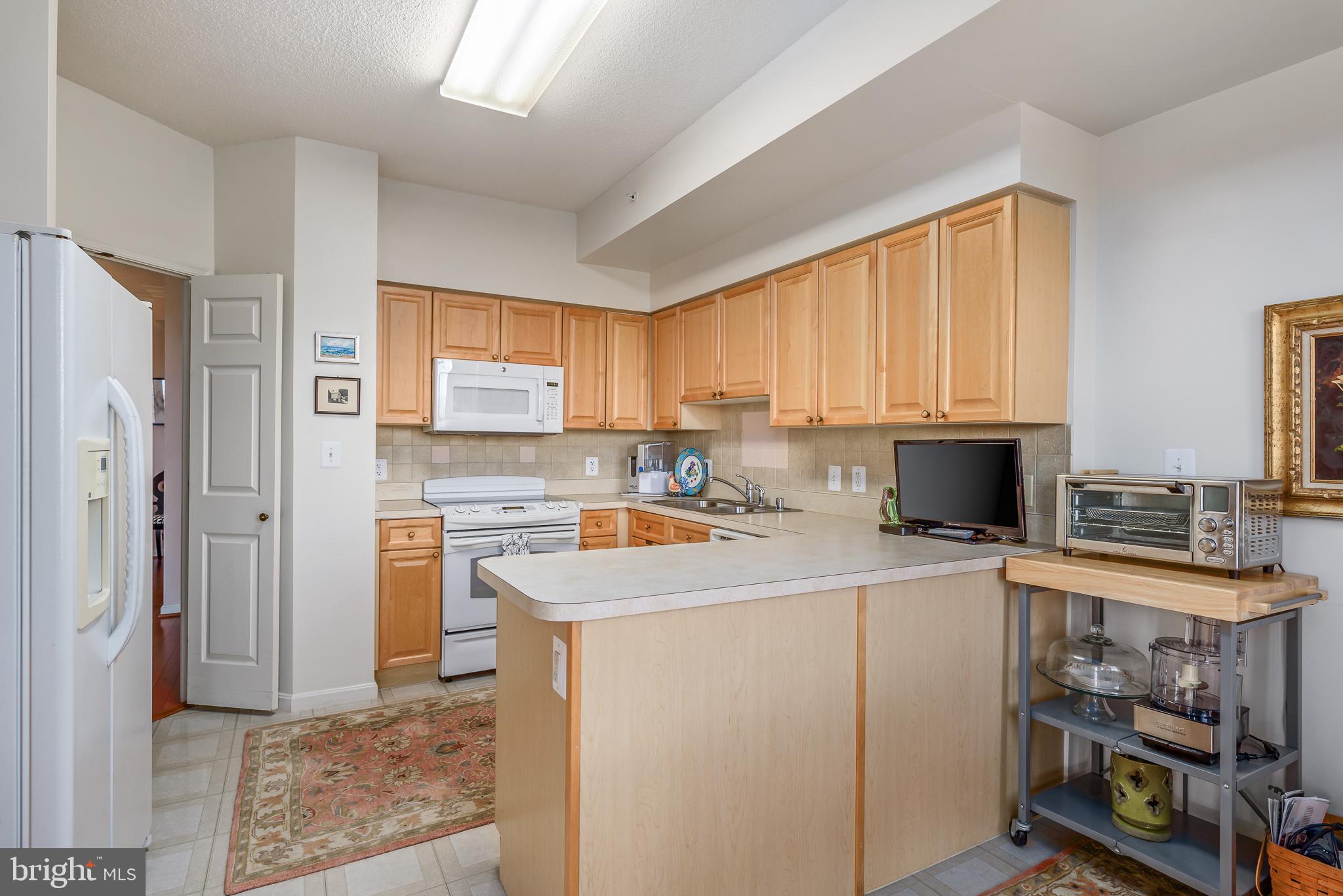 19355 Cypress Ridge Terrace, Unit 411 Leesburg, VA 20176 - Photo 10 of 28