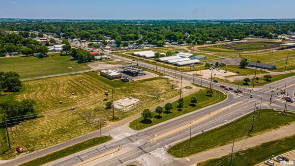 $150,000 | 1020 North Postville Drive, Unit 1050, Lincoln, IL 62656