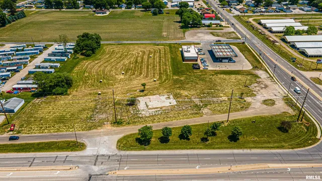 $150,000 | 1020 North Postville Drive, Unit 1050, Lincoln, IL 62656