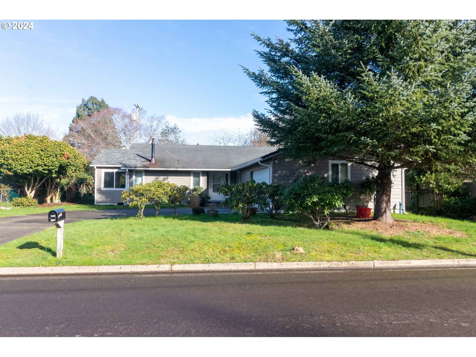 2175 16th Street Florence, OR 97439 - Photo 3 of 41 Gallery Image 3