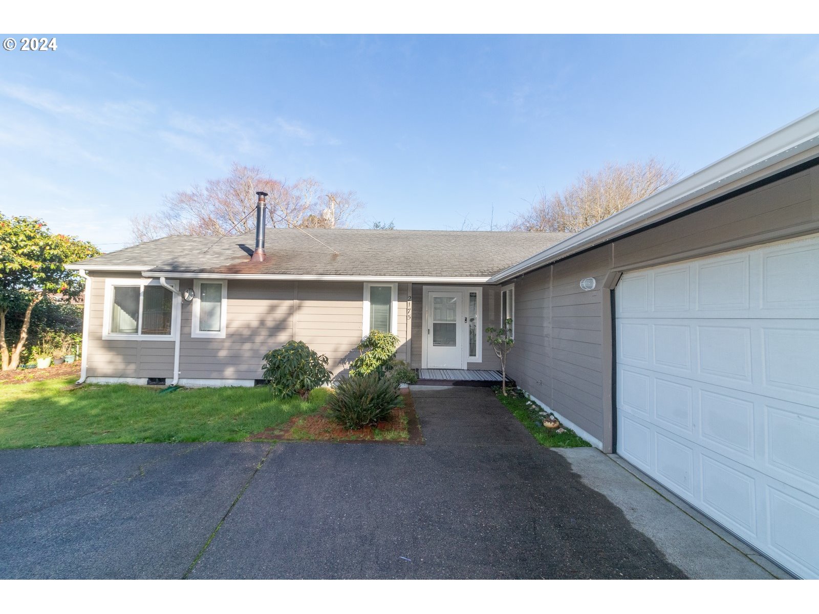 2175 16th Street Florence, OR 97439 - Photo 4 of 41 Gallery Image 4