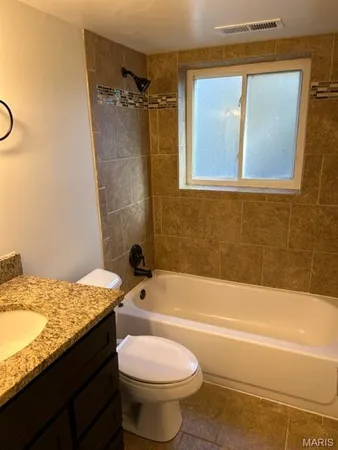 $2,150 | 1 Braquewood Court, Manchester, MO 63021