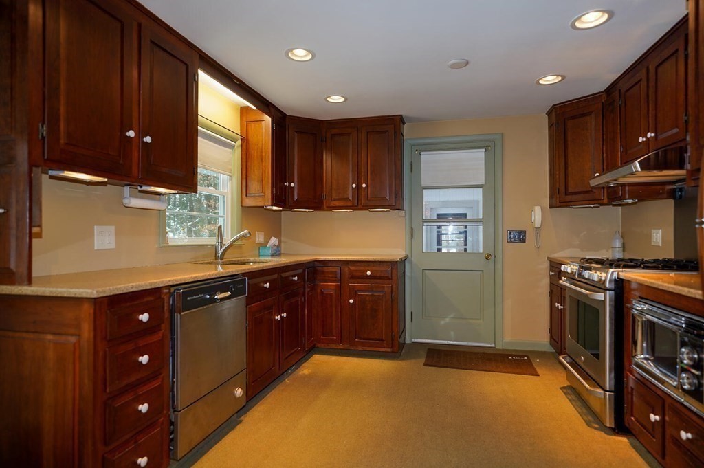 749 Great Road Stow, MA 01775 - Photo 5 of 41