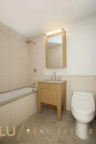 $1,425,000 | 350 West 42nd Street, Unit 18L | Hell's Kitchen