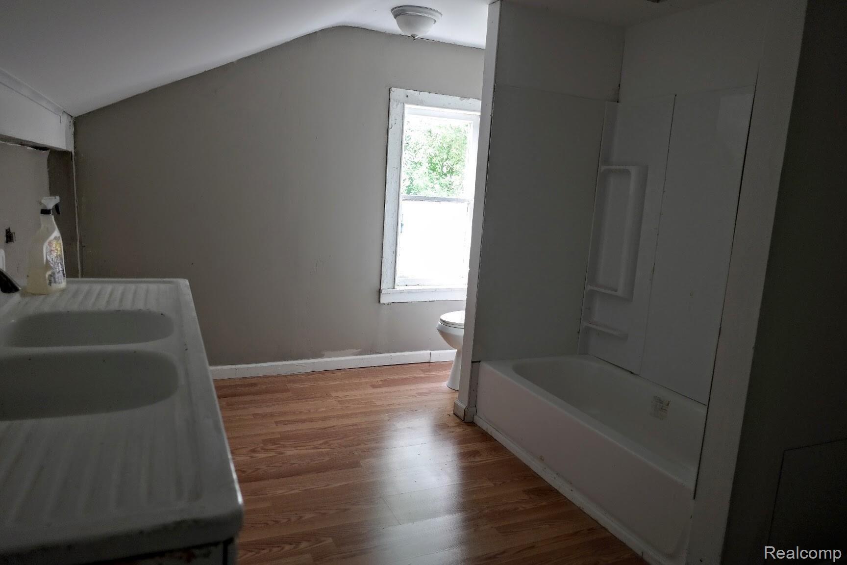 3063 South Center Road Burton, MI 48519 - Photo 19 of 20 SAM_4242.jpg