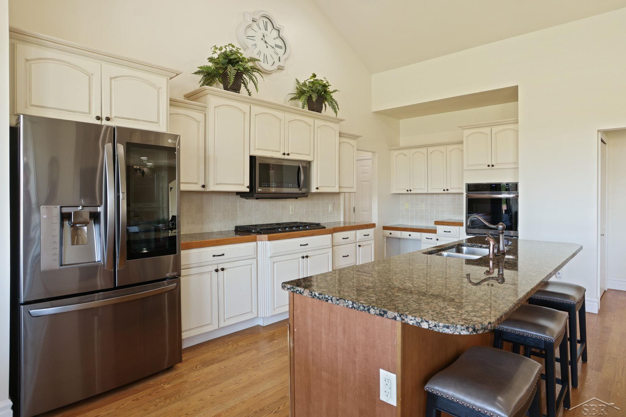 5859 North Center Road Saginaw, MI 48604 - Photo 21 of 63 50178740-e5c1a86c-5968-4e92-95d8-91fae91aef71.JPG